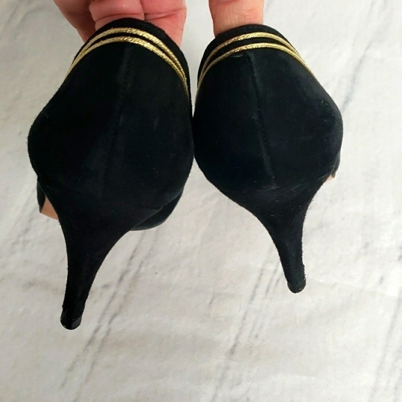 Evan Picone ATLANTIS Sexy Gorgeous Black Suede Gold Trim Pumps 7AA  In Box EUC - Picture 7 of 16